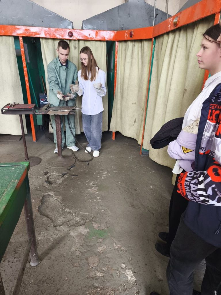 0-02-05-1addc81125e115d8ea2249a49e62eef69769b621e6c7bfb86fcbeb84d654b94a_6d6b19b425f83439